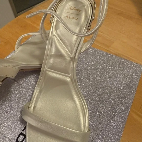 NWT In Box Disney x Aldo 3.5 inch Strappy Heel Metal Heel size 7.5 - Picture 4 of 9